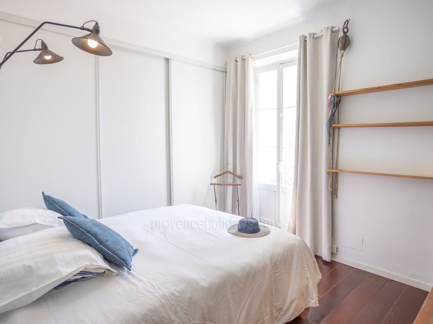 40 - Maison Toulon: Villa: Bedroom