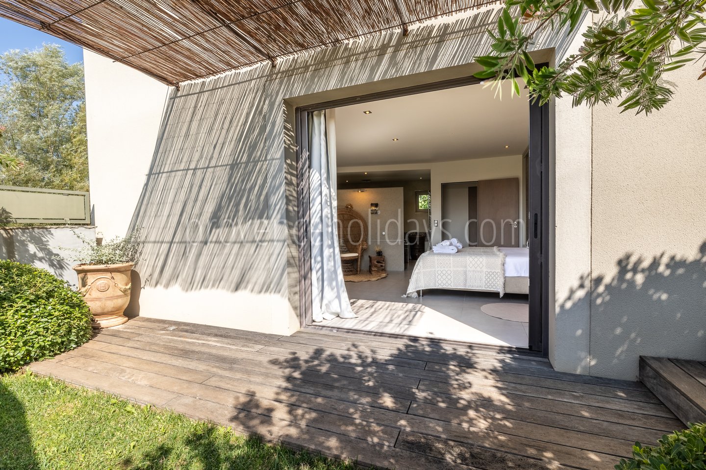 44 - Le Mas du Vallon: Villa: Exterior