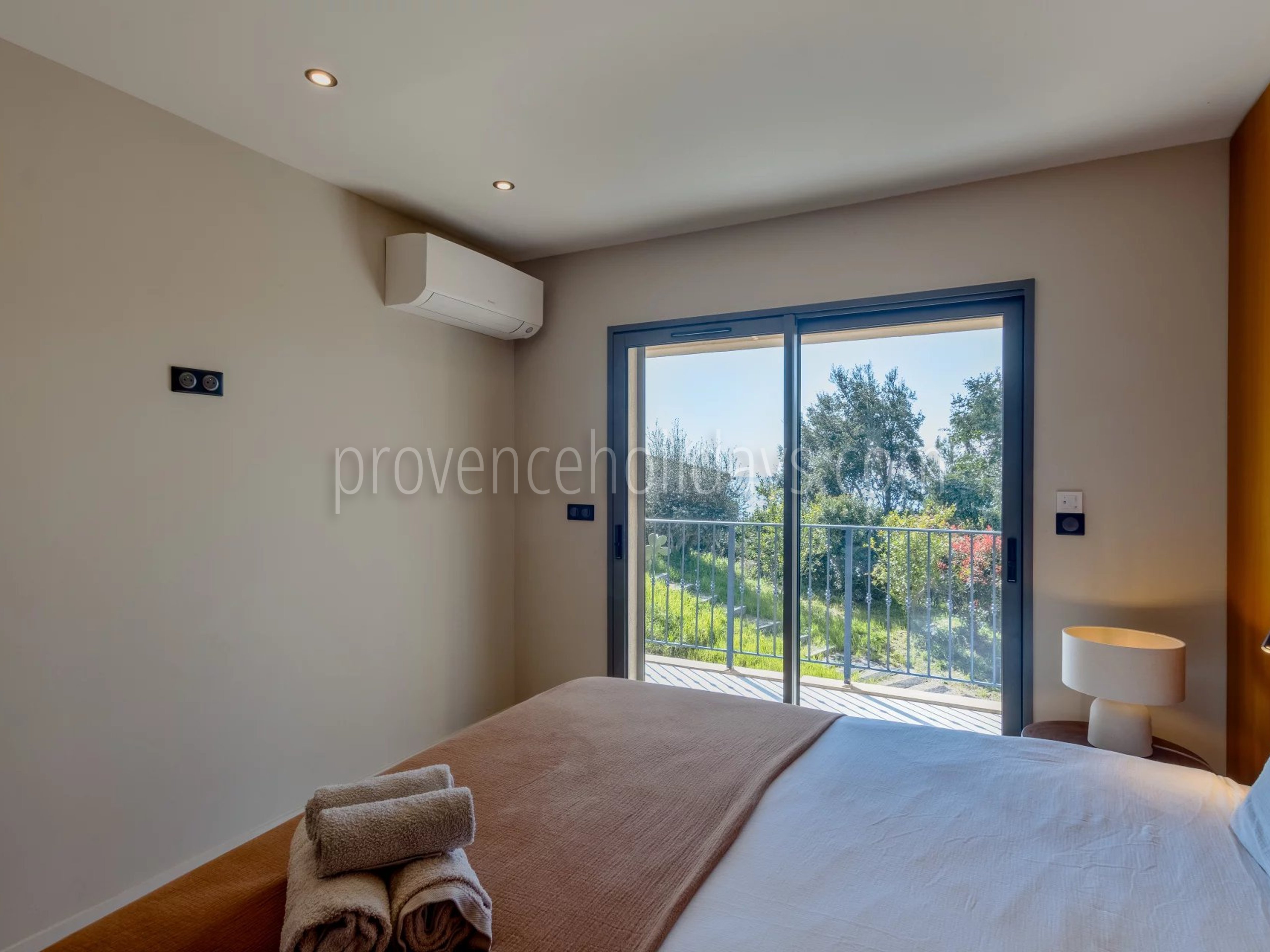39 - Gerenoveerde villa in Rayol-Canadel-sur-Mer: Villa: Bedroom