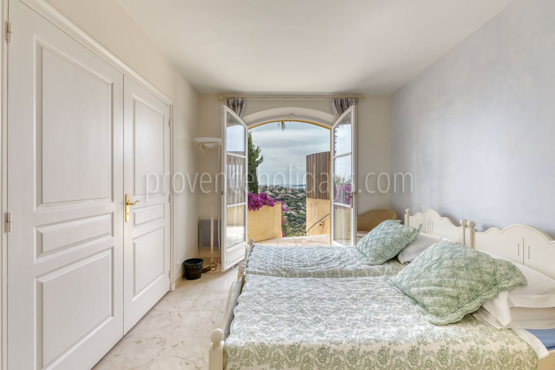 7 - Villa Cyanite: Villa: Bedroom