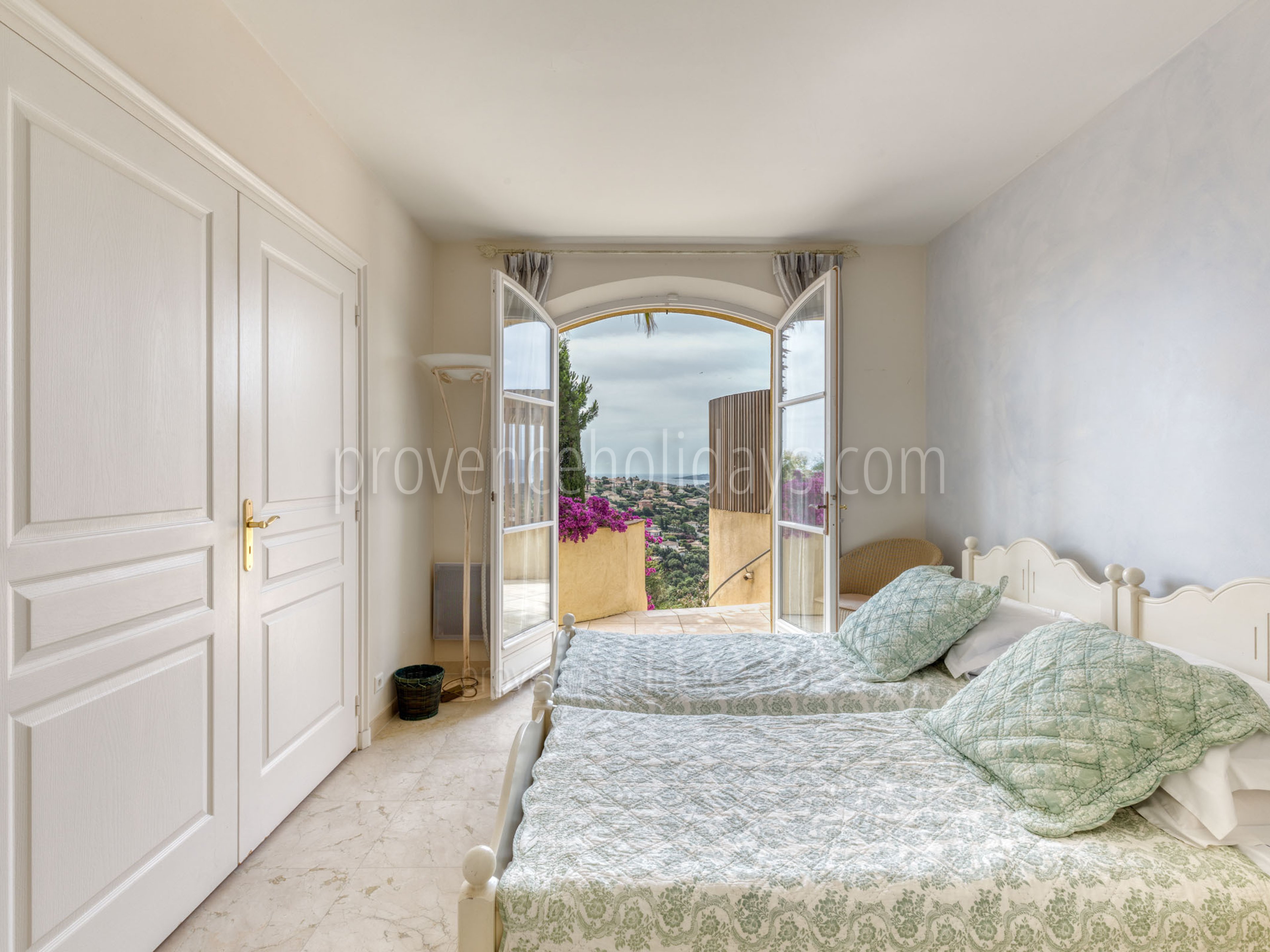 7 - Villa Cyanite: Villa: Bedroom