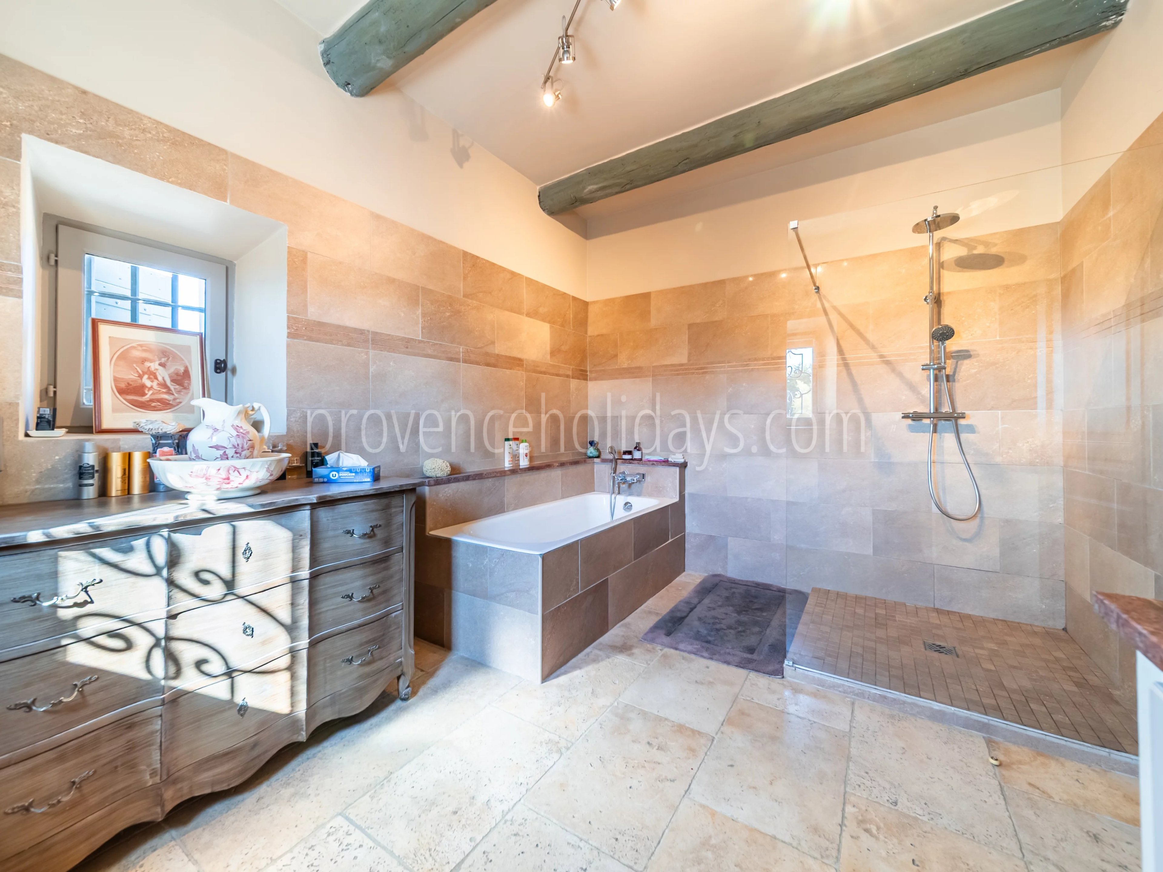 19 - Provençal mas in Robion: Villa: Bathroom