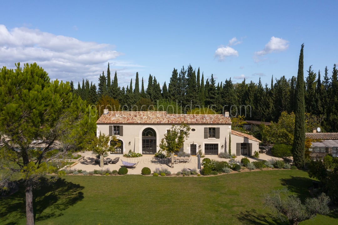 7 - Mas du Paradis: Villa: Exterior