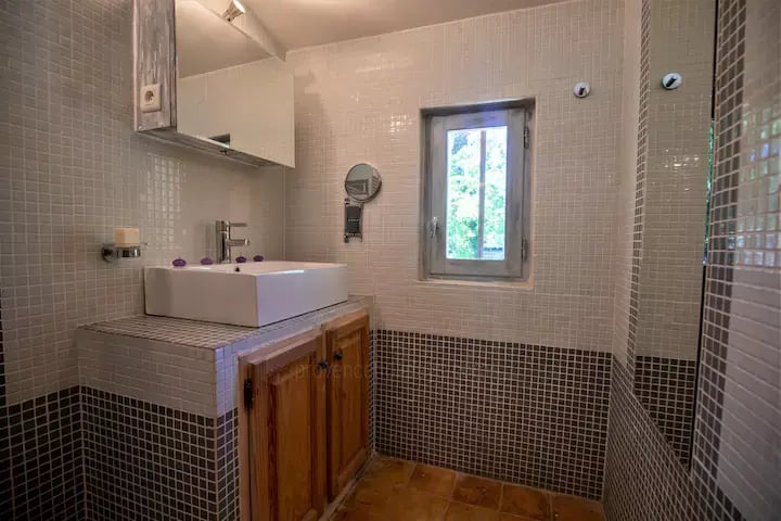 34 - Mas d\'Apt: Villa: Bathroom