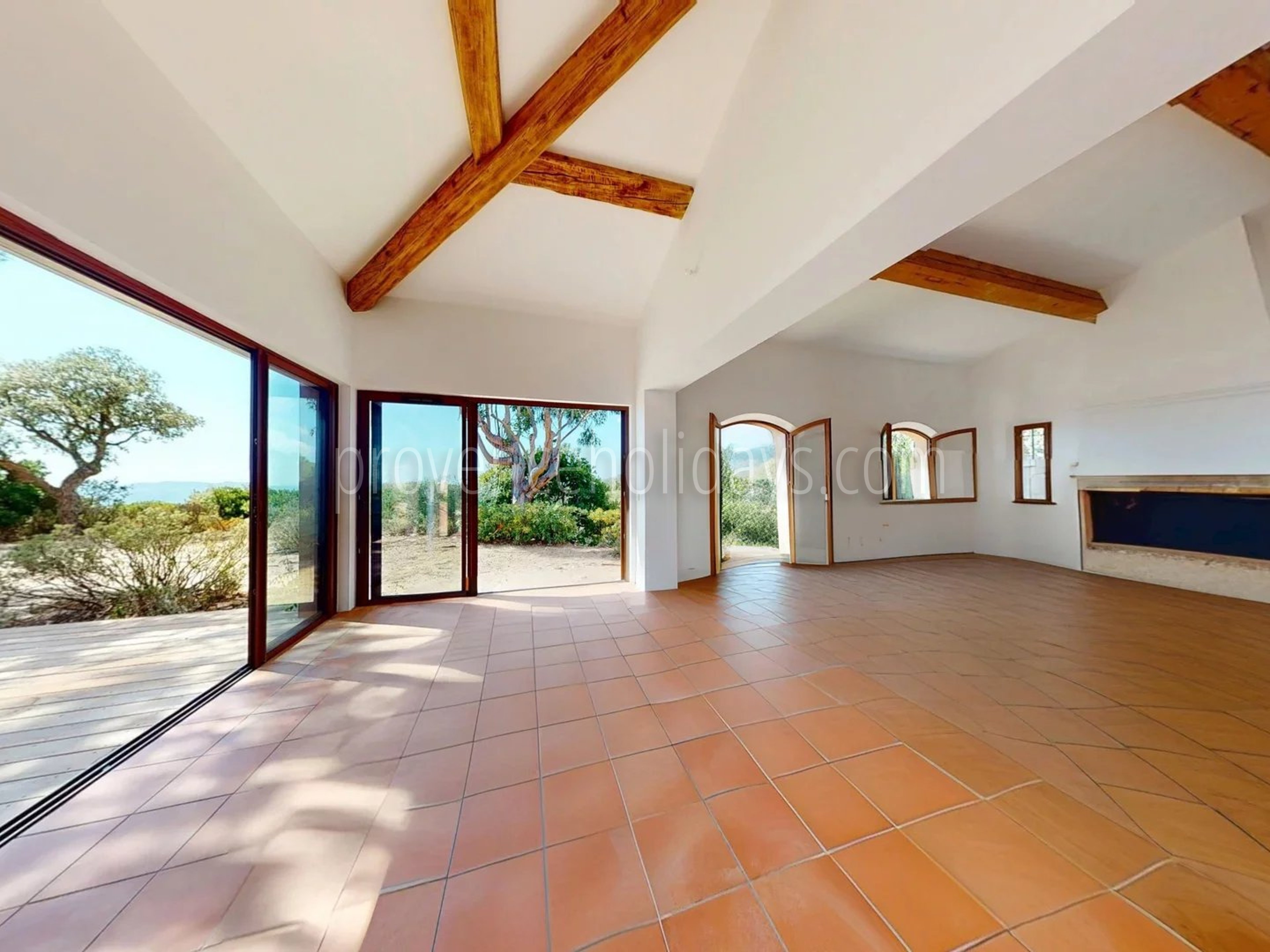 19 - Te renoveren villa in Rayol-Canadel-sur-Mer: Villa: Interior