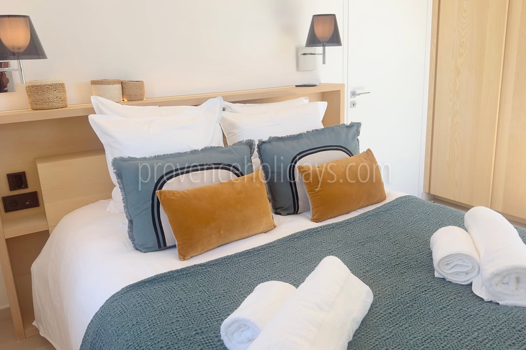 40 - Domaine Altavista: Villa: Bedroom 4