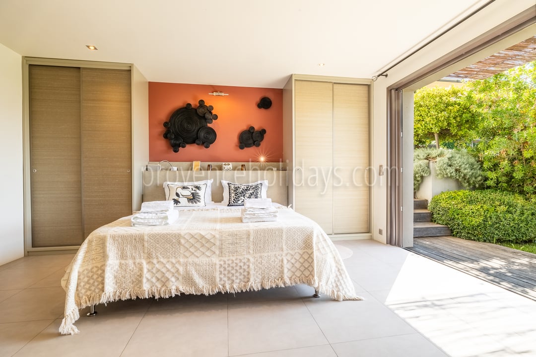 19 - Le Mas du Vallon: Villa: Bedroom