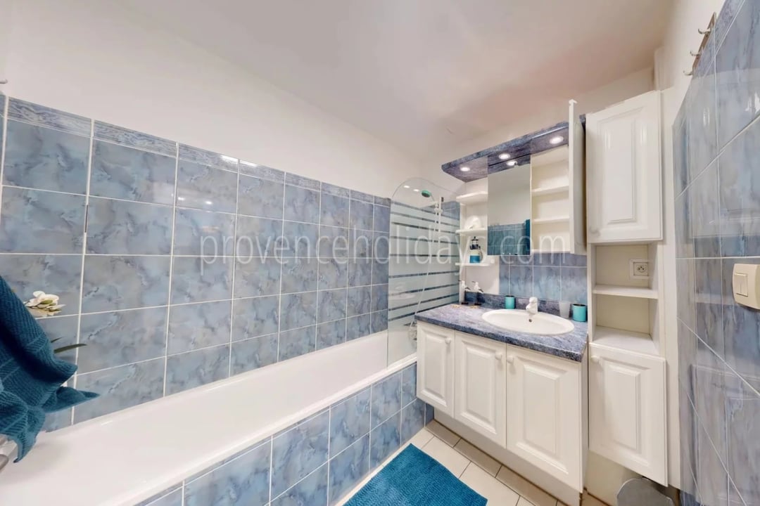57 - Appartement in Cavalaire-sur-Mer: Villa: Bathroom