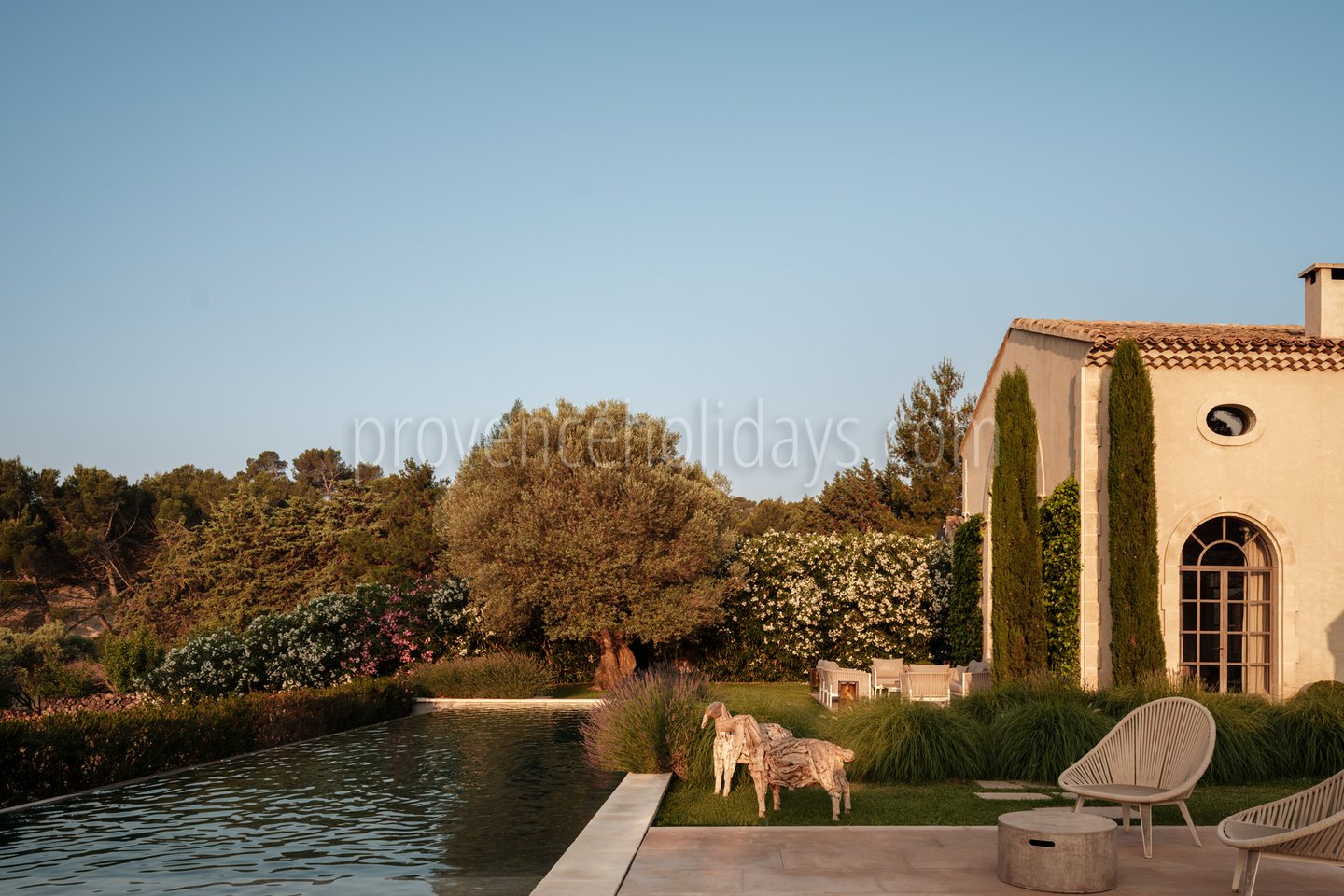 34 - La Bastide de Maussane: Villa: Pool