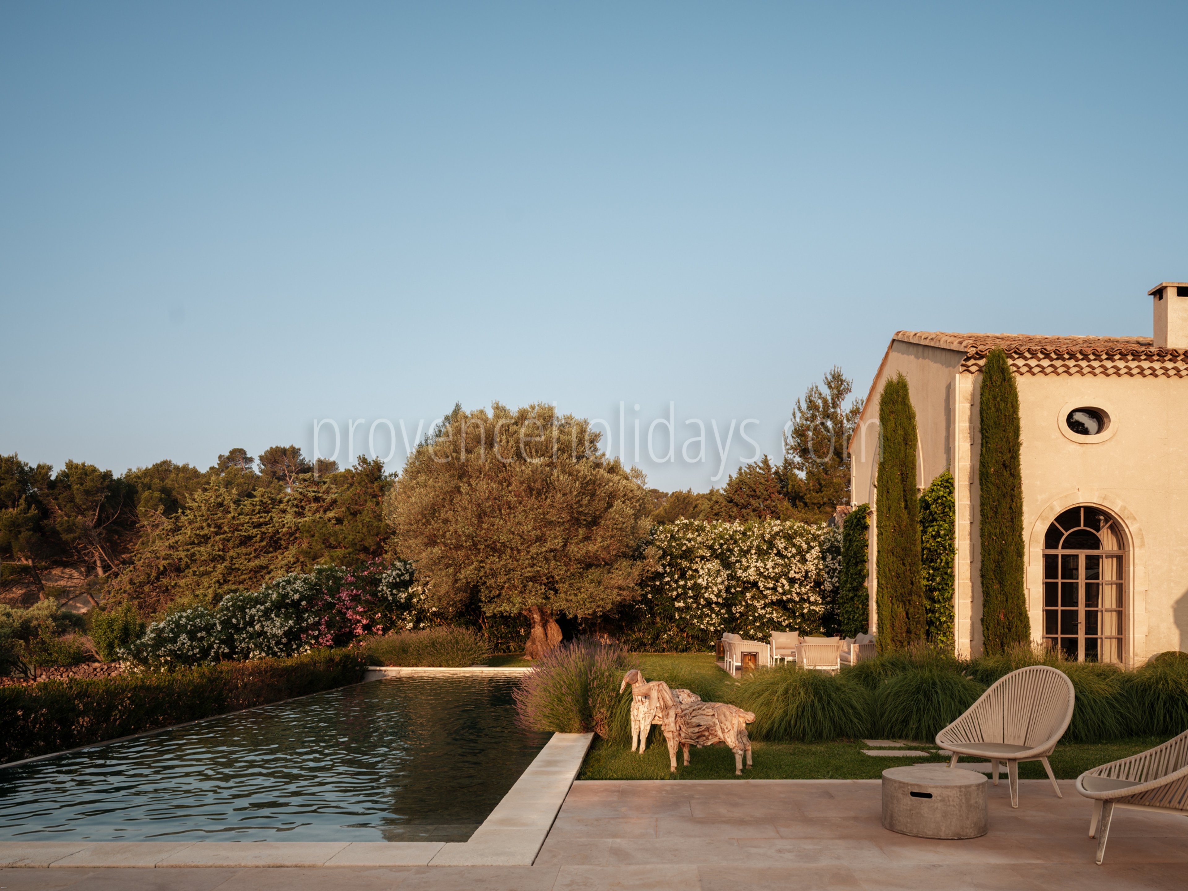 34 - La Bastide de Maussane: Villa: Pool