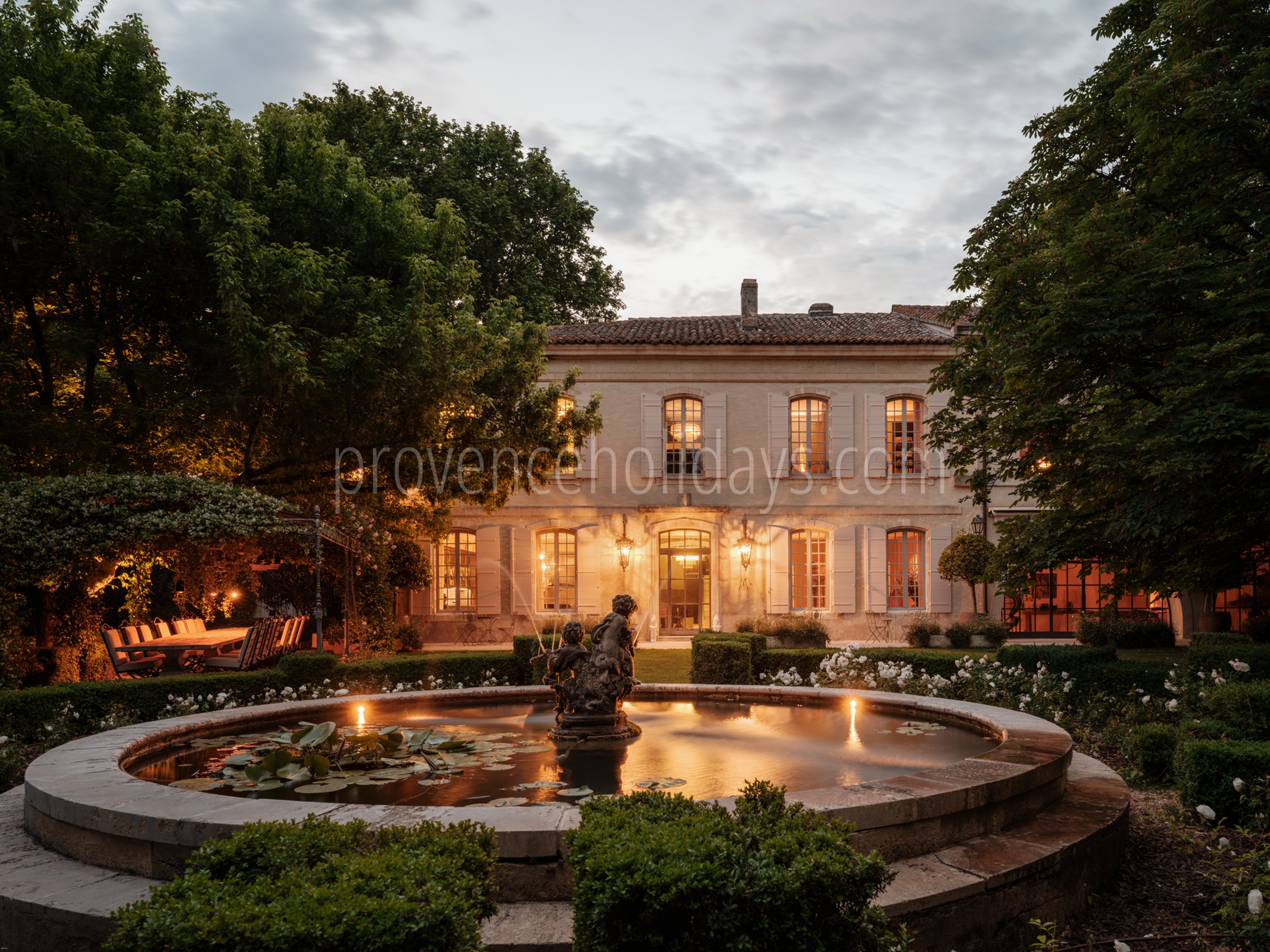 58 - Mas de Maussane: Villa: Exterior