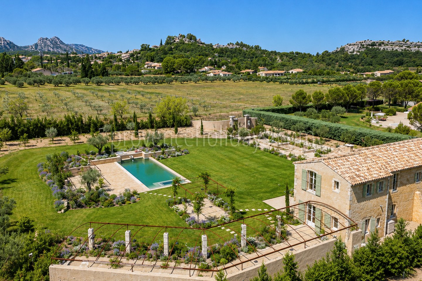 11 - Mas provençal à Eygalières: Villa: Exterior