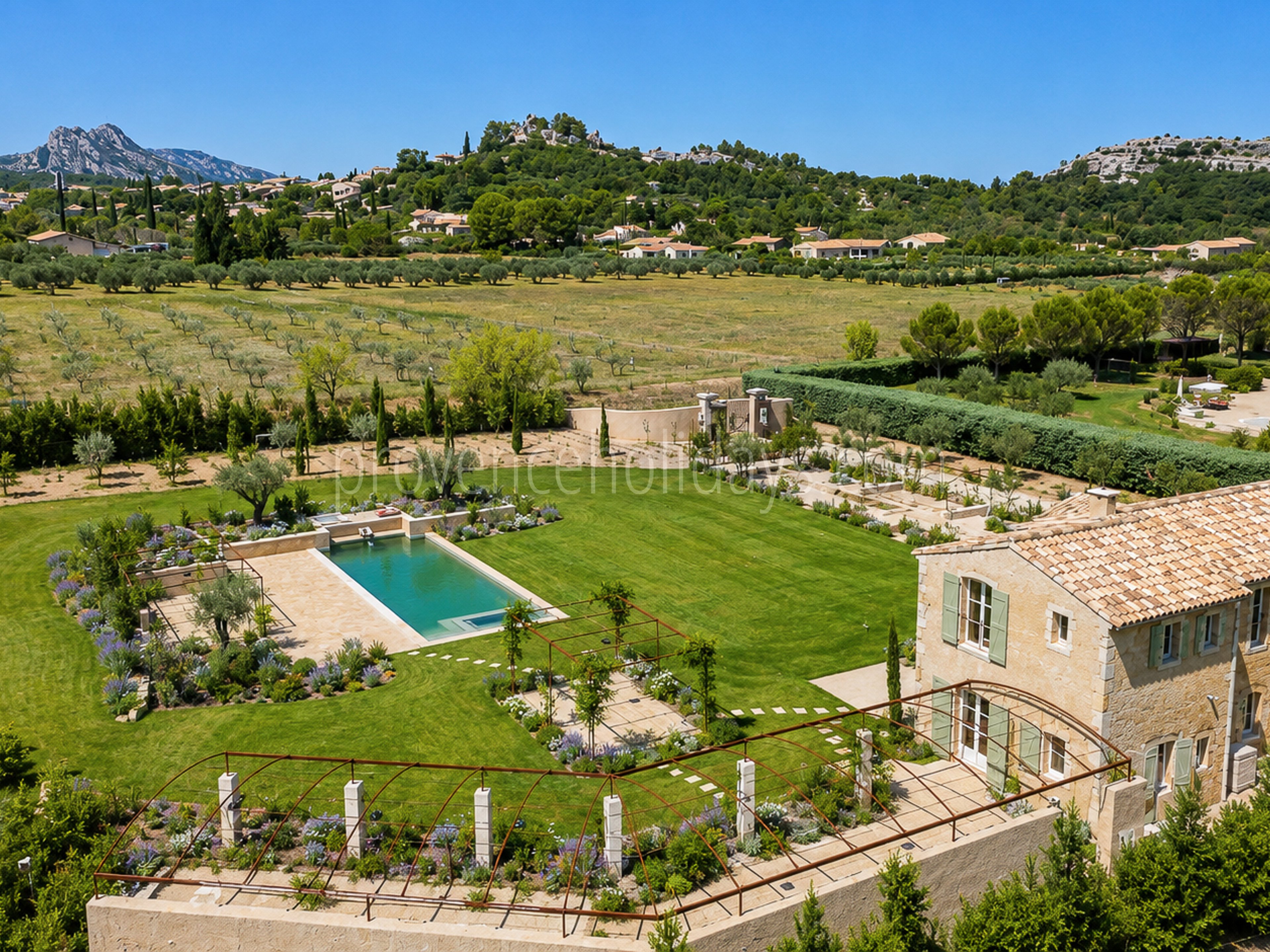 11 - Mas provençal à Eygalières: Villa: Exterior
