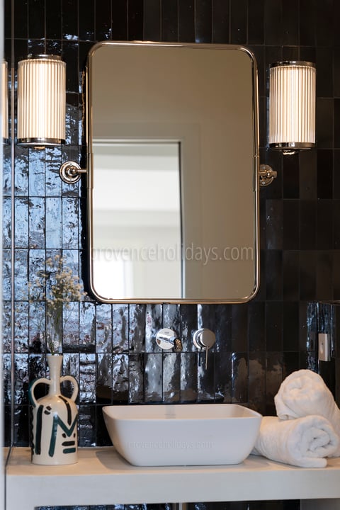 6 - Villa Alice: Villa: Bathroom