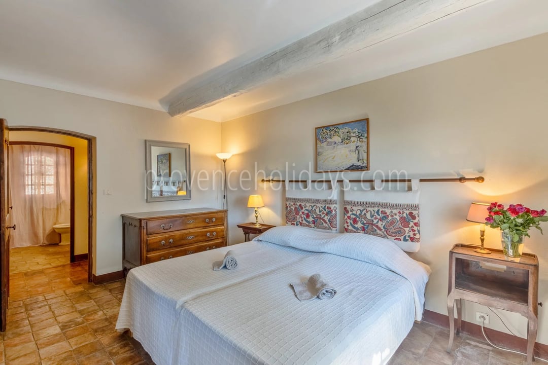 29 - Steinernes hameau in La Garde-Freinet: Villa: Bedroom
