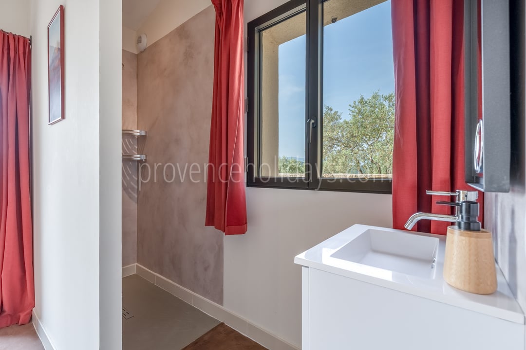 12 - Le Belvédère Provençal: Villa: Bedroom