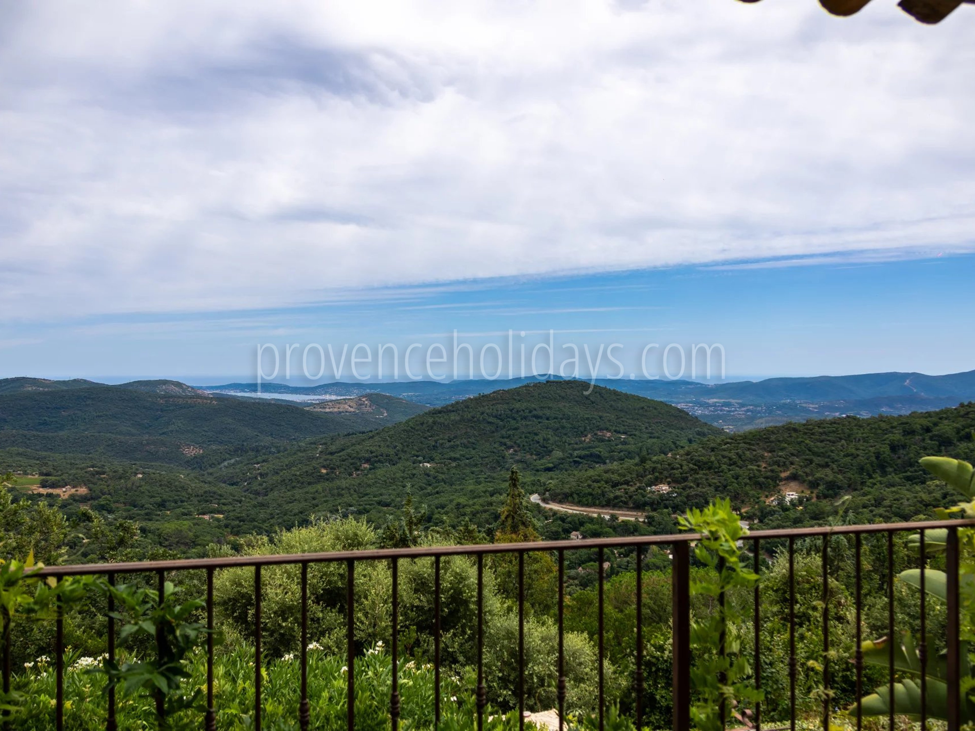 74 - Villa with sauna in La Garde-Freinet: Villa: Exterior