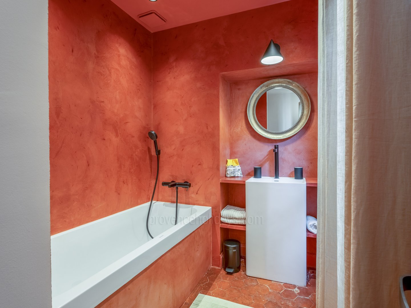 28 - L\'Hôtel Particulier: Villa: Bathroom