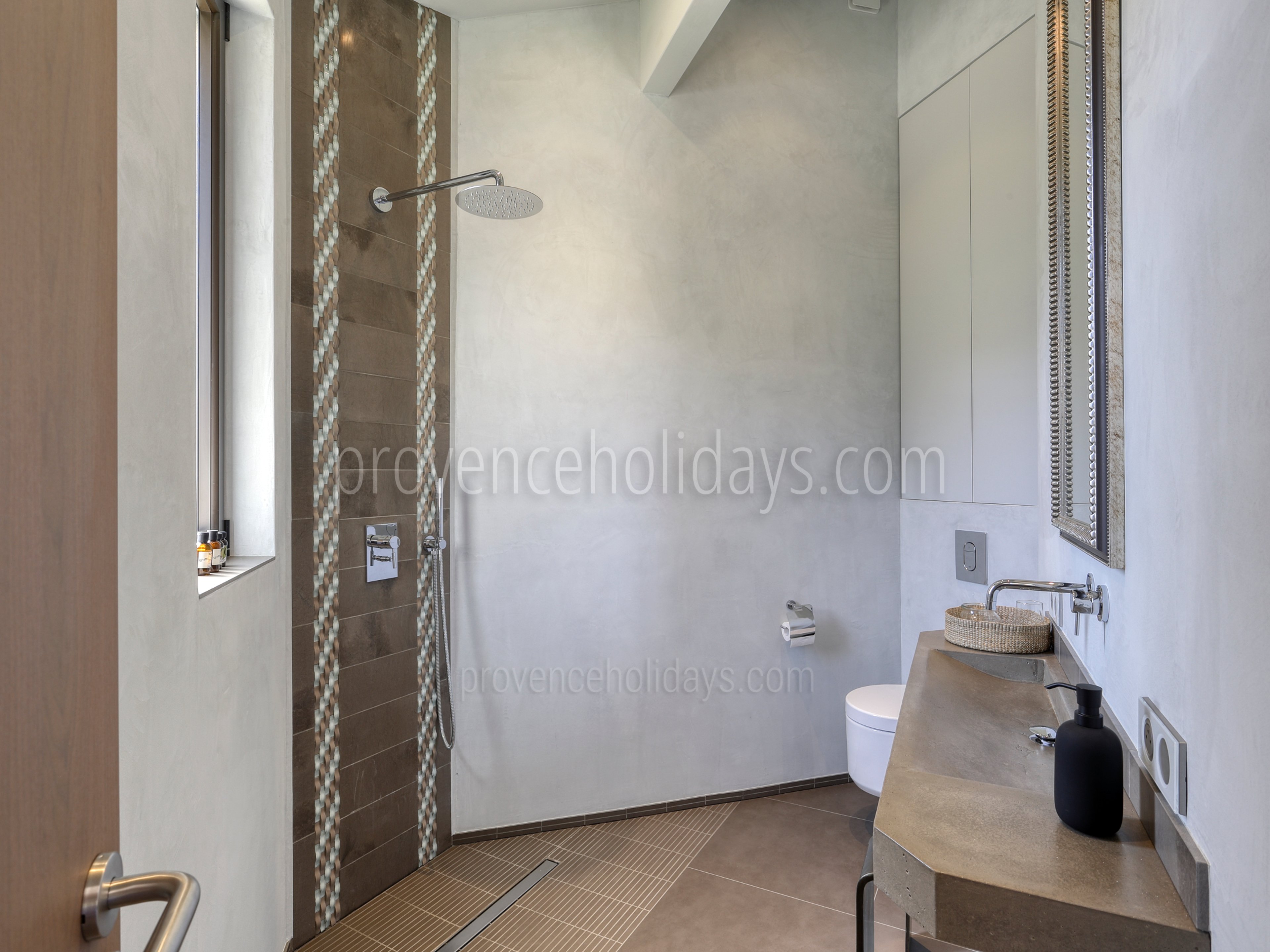 18 - Le Mas du Vallon: Villa: Bathroom