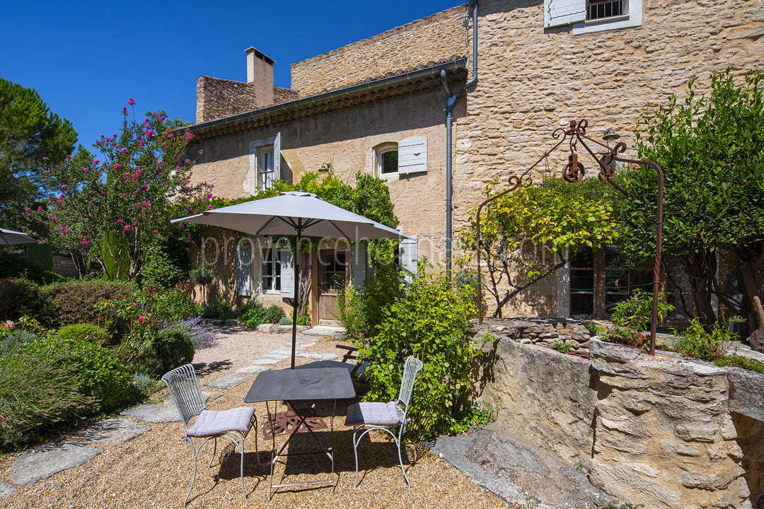 4 - Mas Cabrières: Villa: Exterior