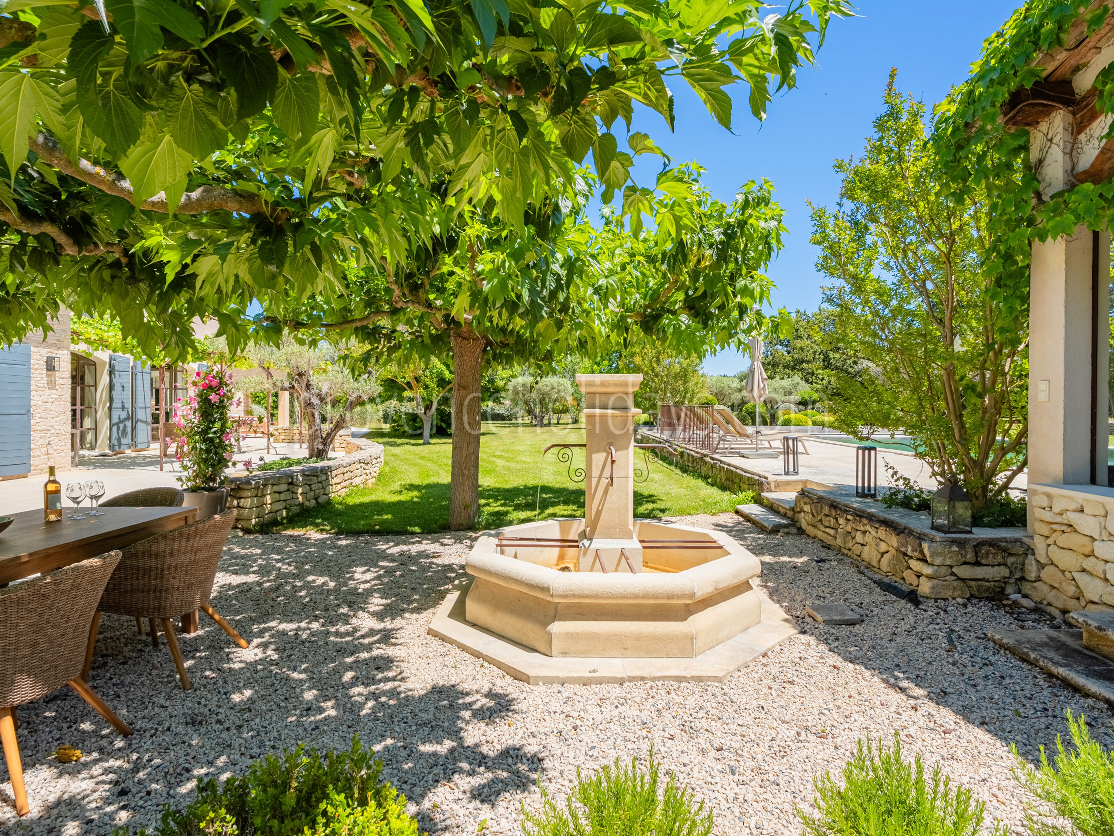 72 - Horizon Sainte-Victoire: Villa: Exterior