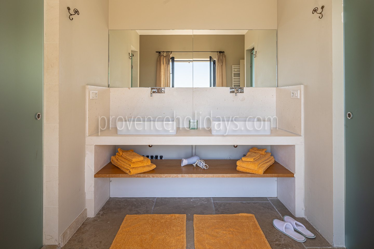 24 - Villa Alta Provence: Villa: Bedroom