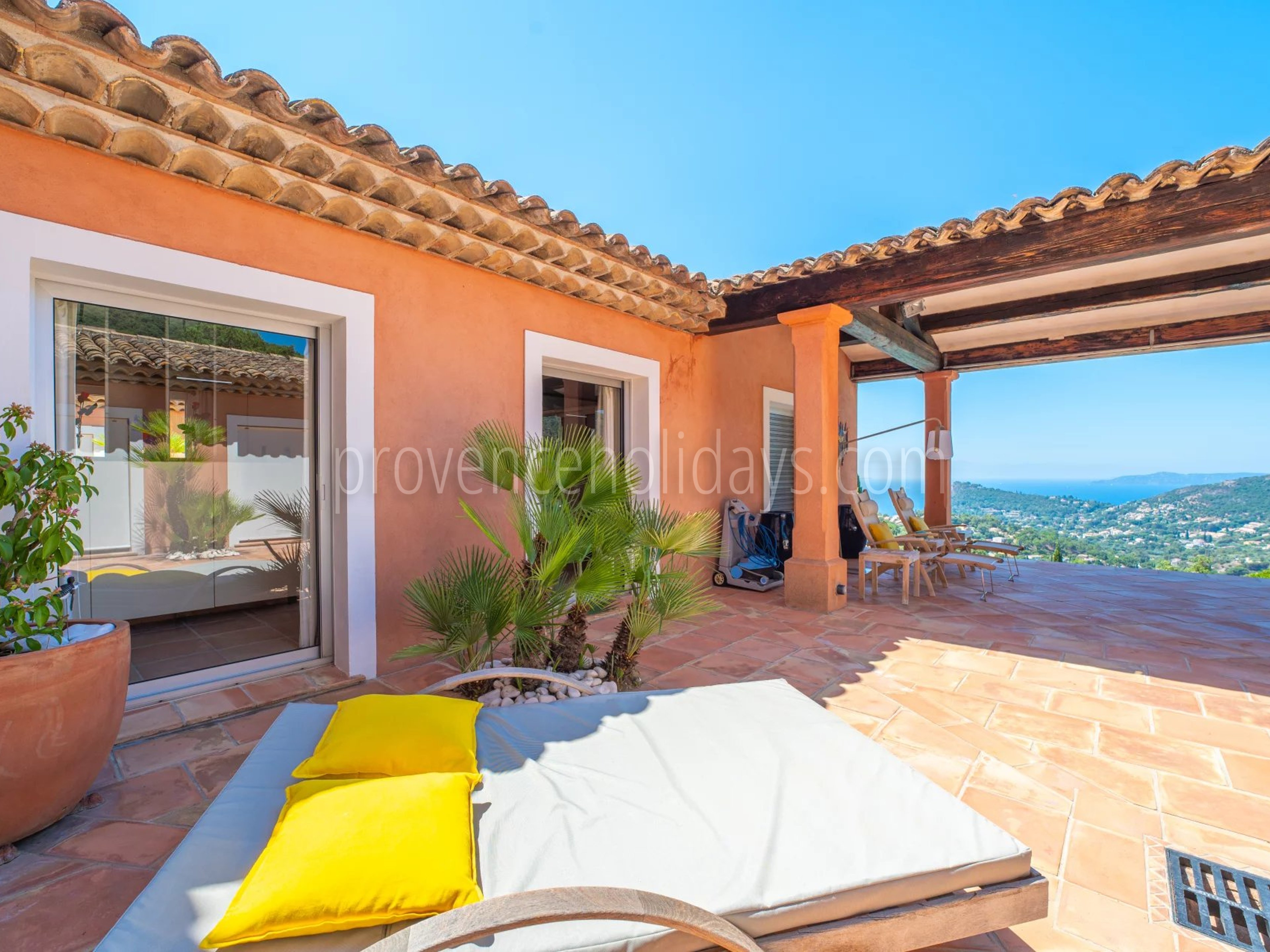 70 - Zeitgenössische Villa in Rayol-Canadel-sur-Mer: Villa: Pool