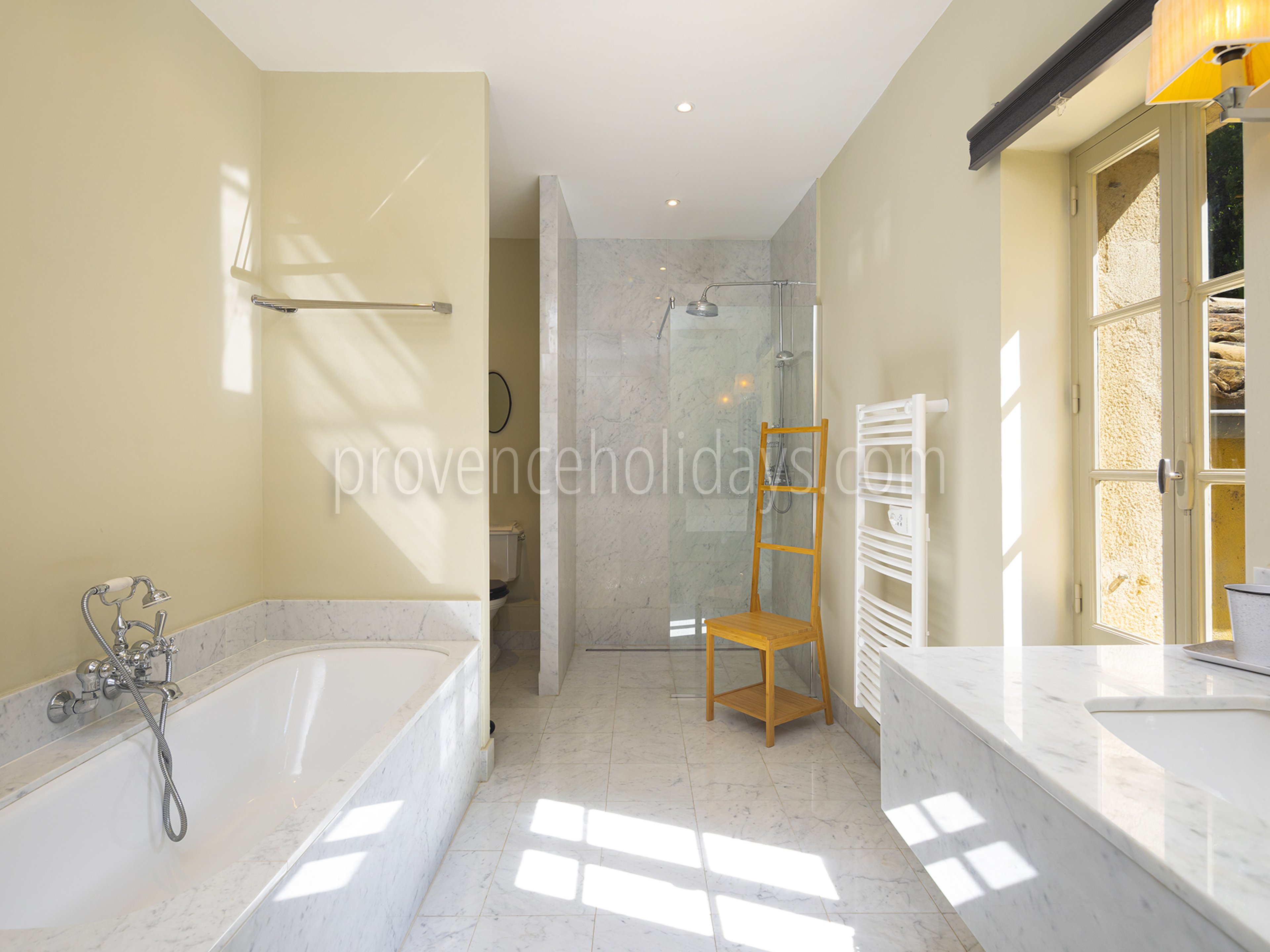 16 - Maison Valentine: Villa: Bathroom
