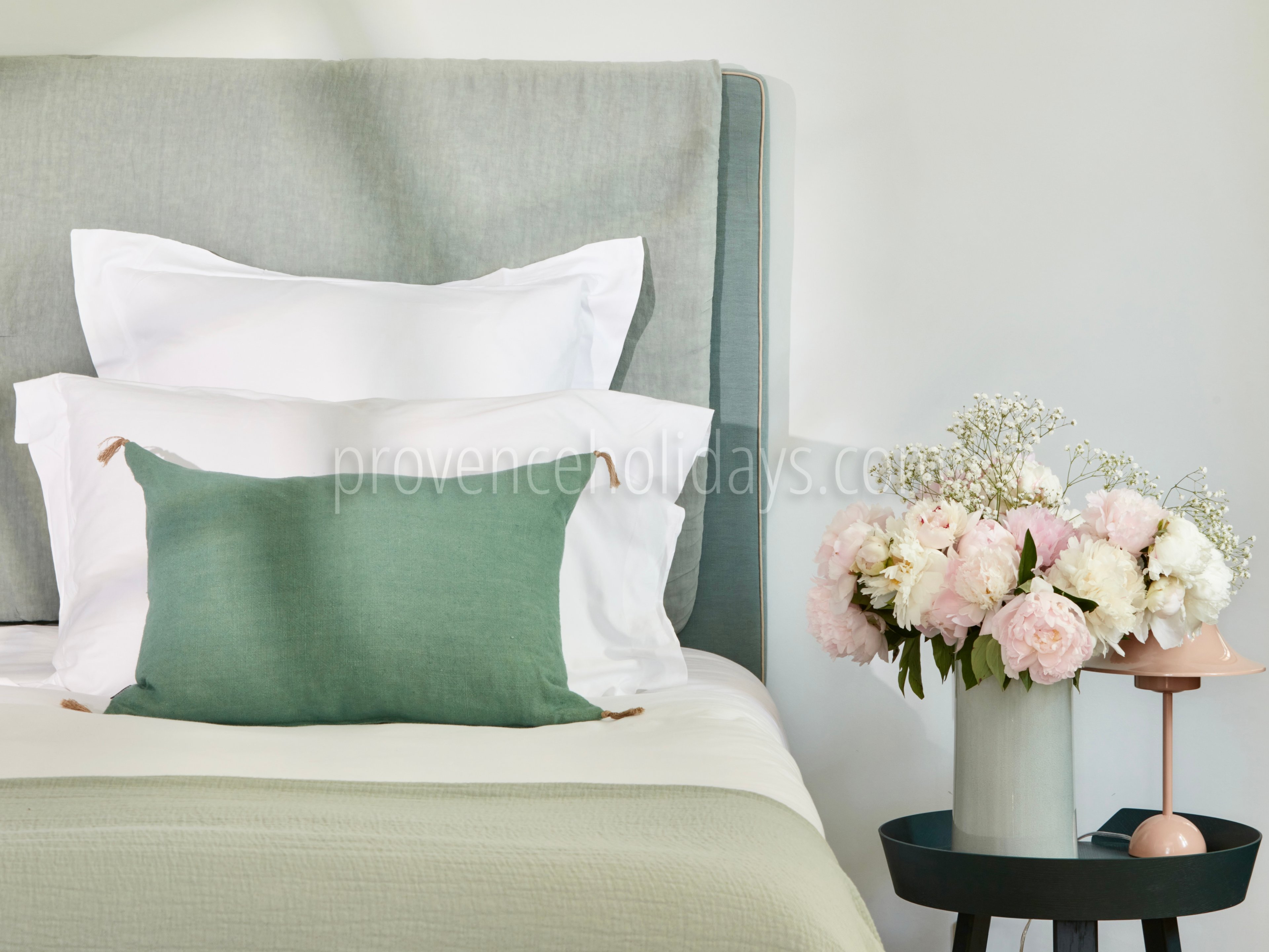 19 - Bastide des Alpilles: Villa: Bedroom