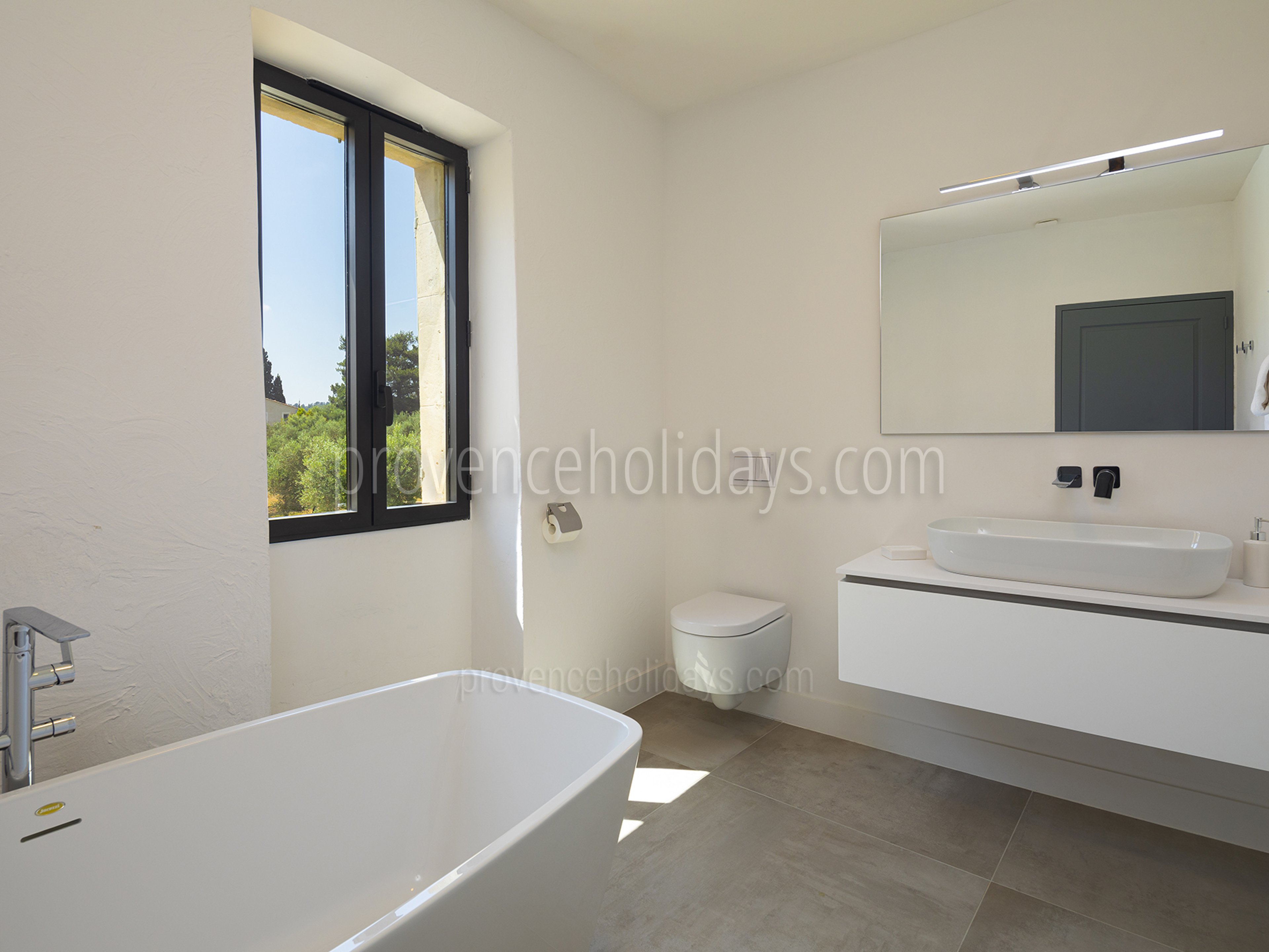 31 - Mas Alpilles: Villa: Bathroom