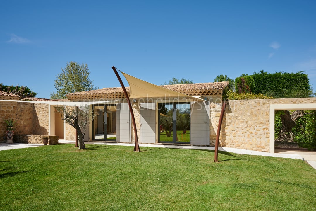 67 - Mas de l\'Artisan: Villa: Exterior
