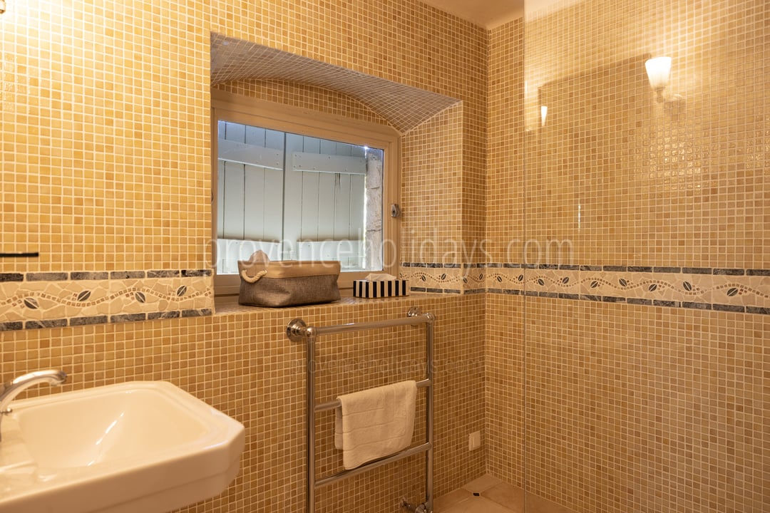 37 - Mas de Saint-Hilaire: Villa: Bathroom