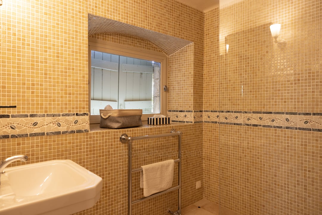 35 - Mas de Saint-Hilaire: Villa: Bathroom