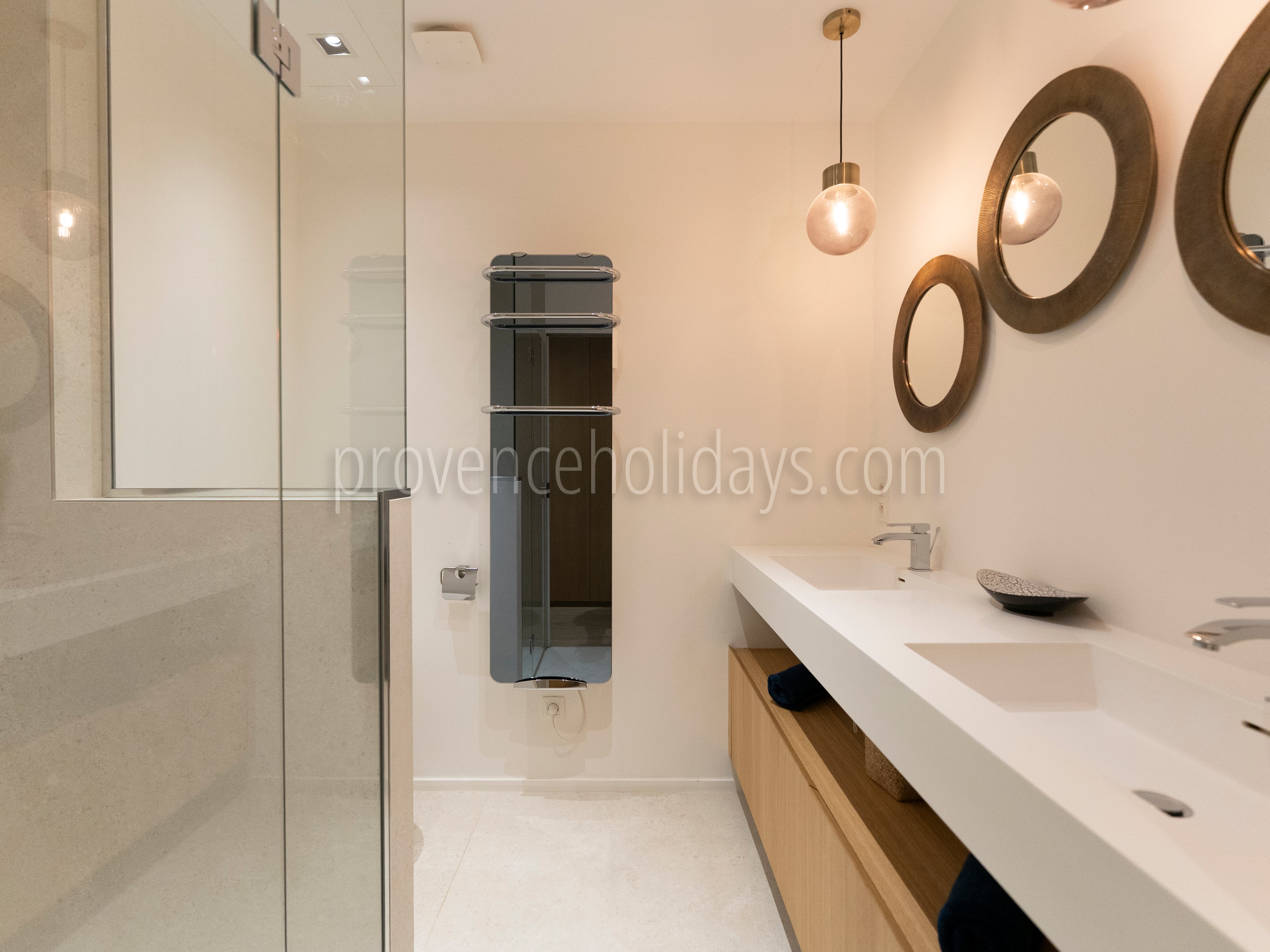 6 - Villa Lucia: Villa: Bathroom