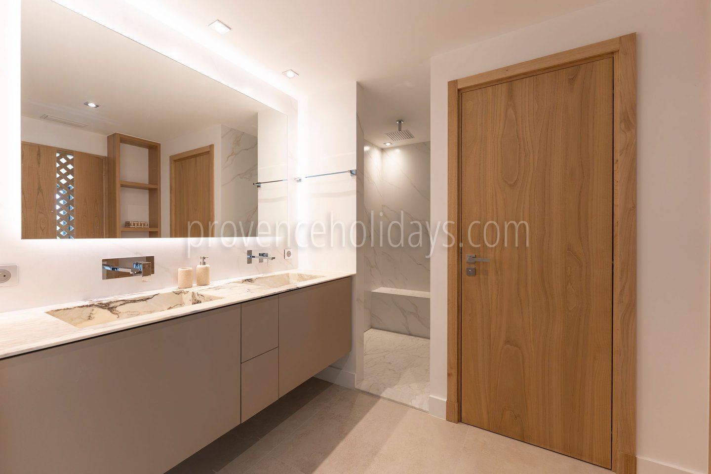 11 - Villa Coco: Villa: Bathroom