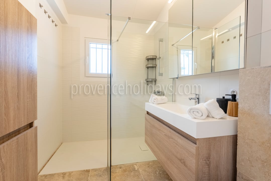 10 - Villa Valmer: Villa: Bathroom