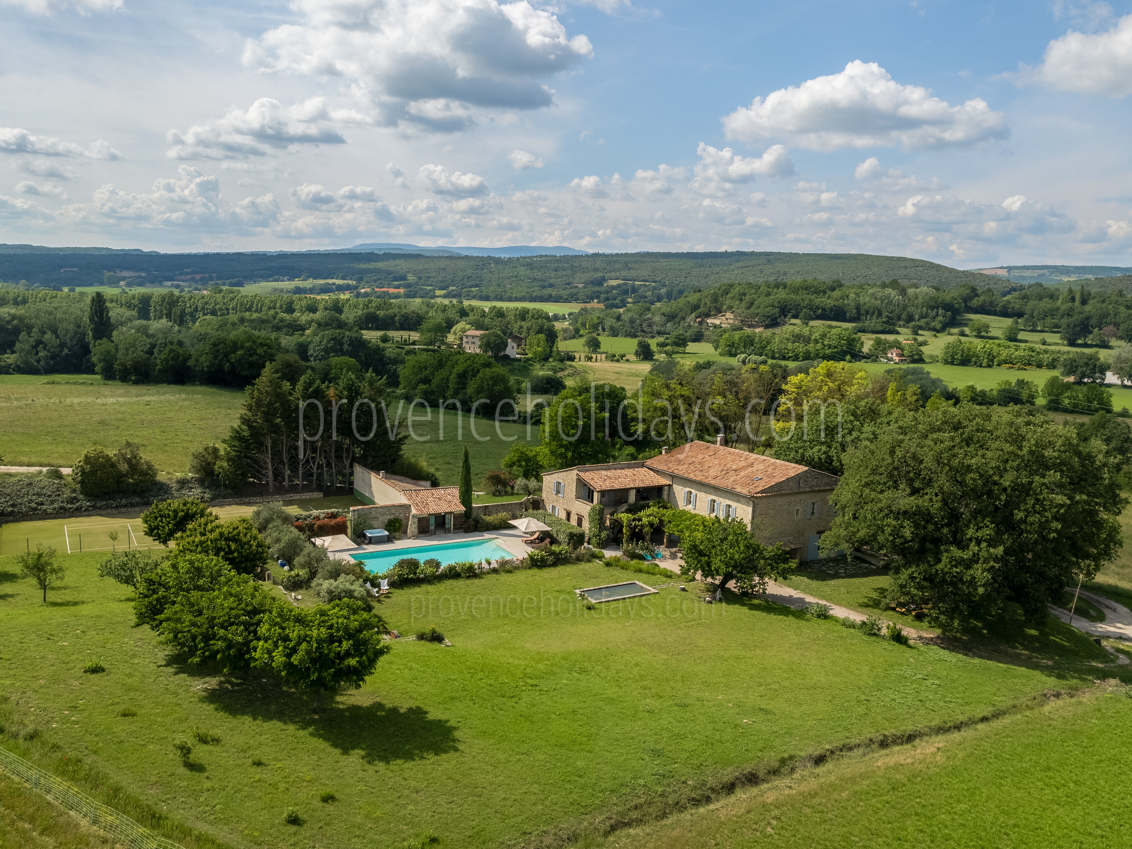 14 - La Bastide Neuve: Villa: Exterior