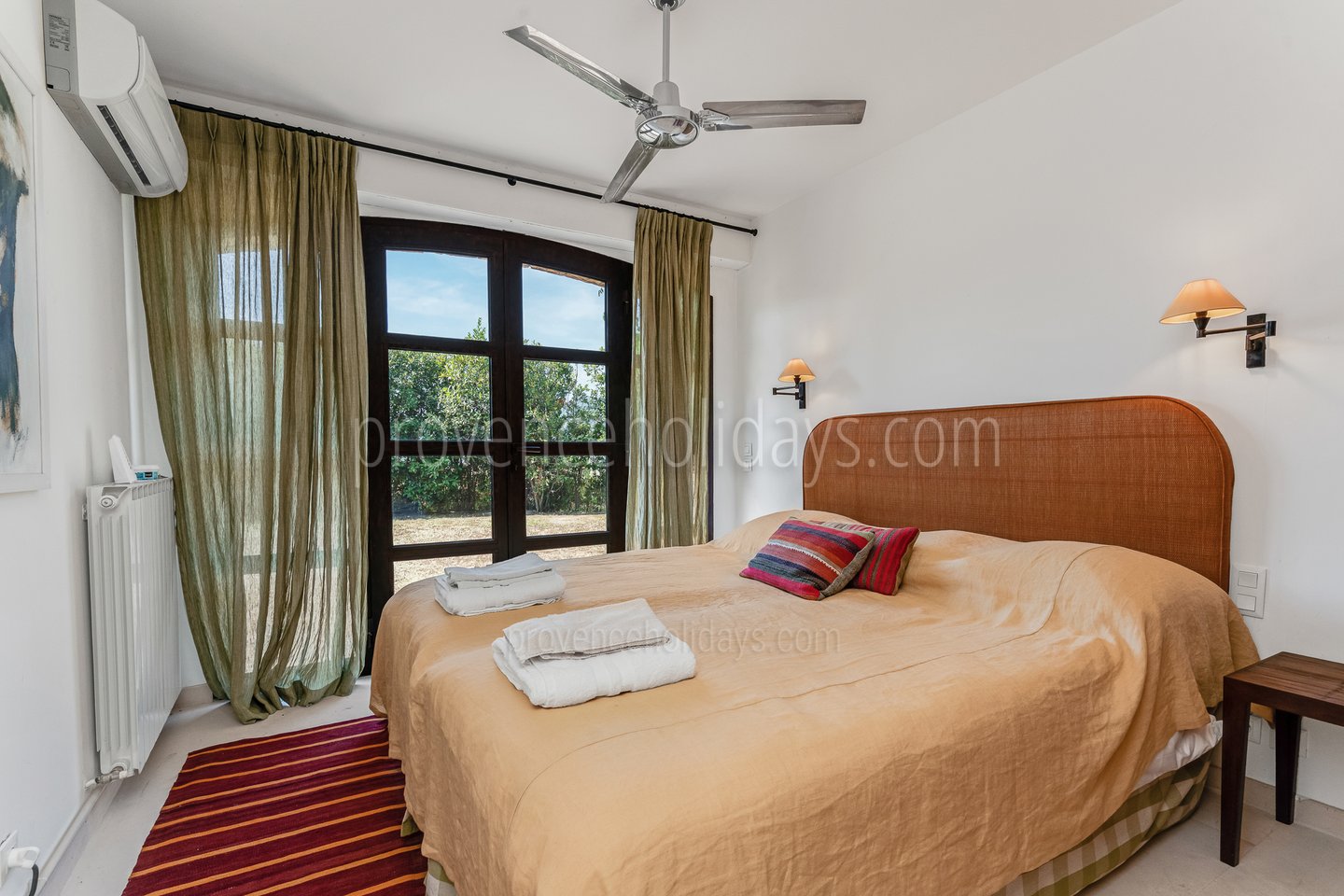13 - Bastide Azurée: Villa: Bedroom