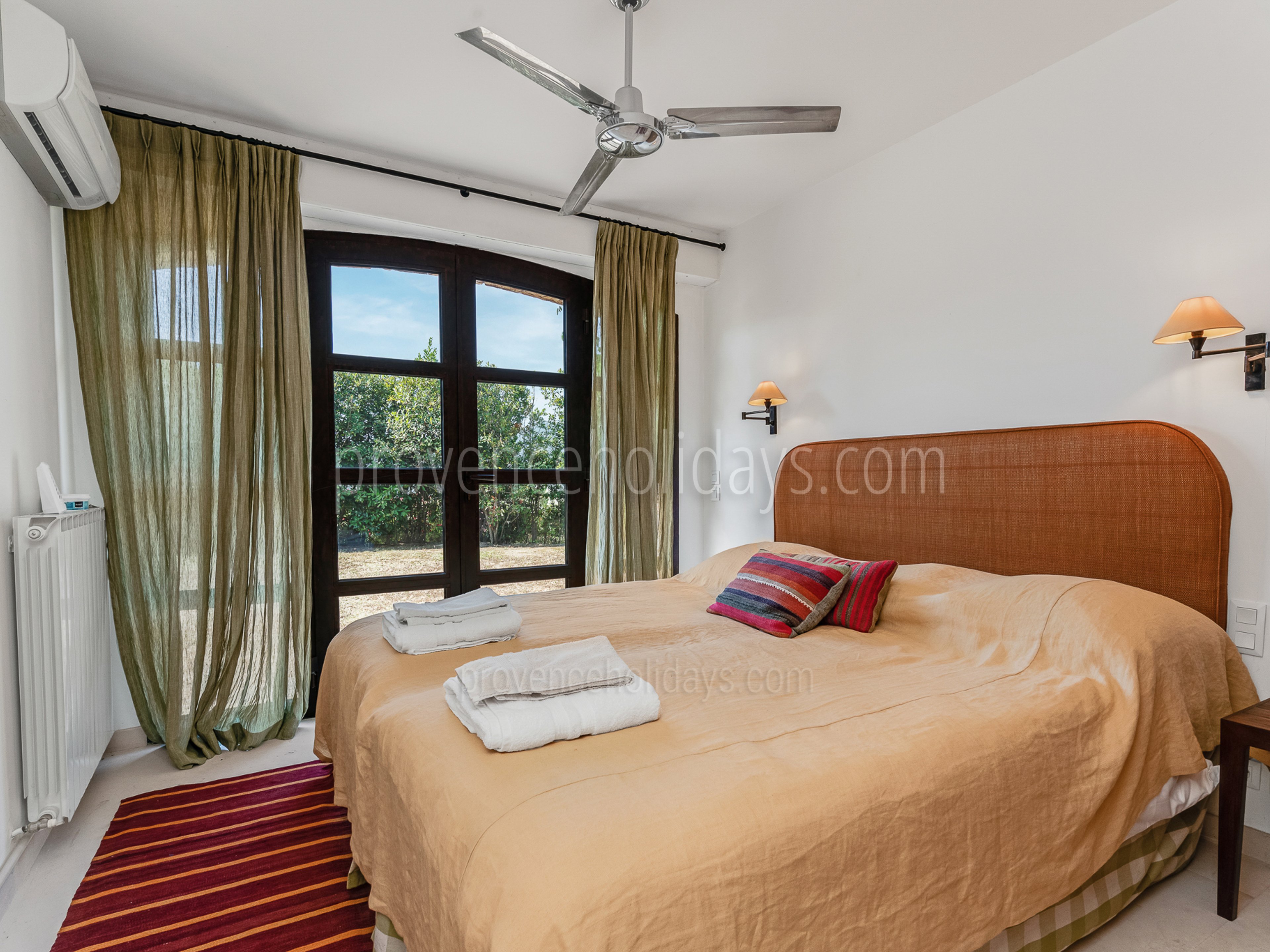 13 - Bastide Azurée: Villa: Bedroom