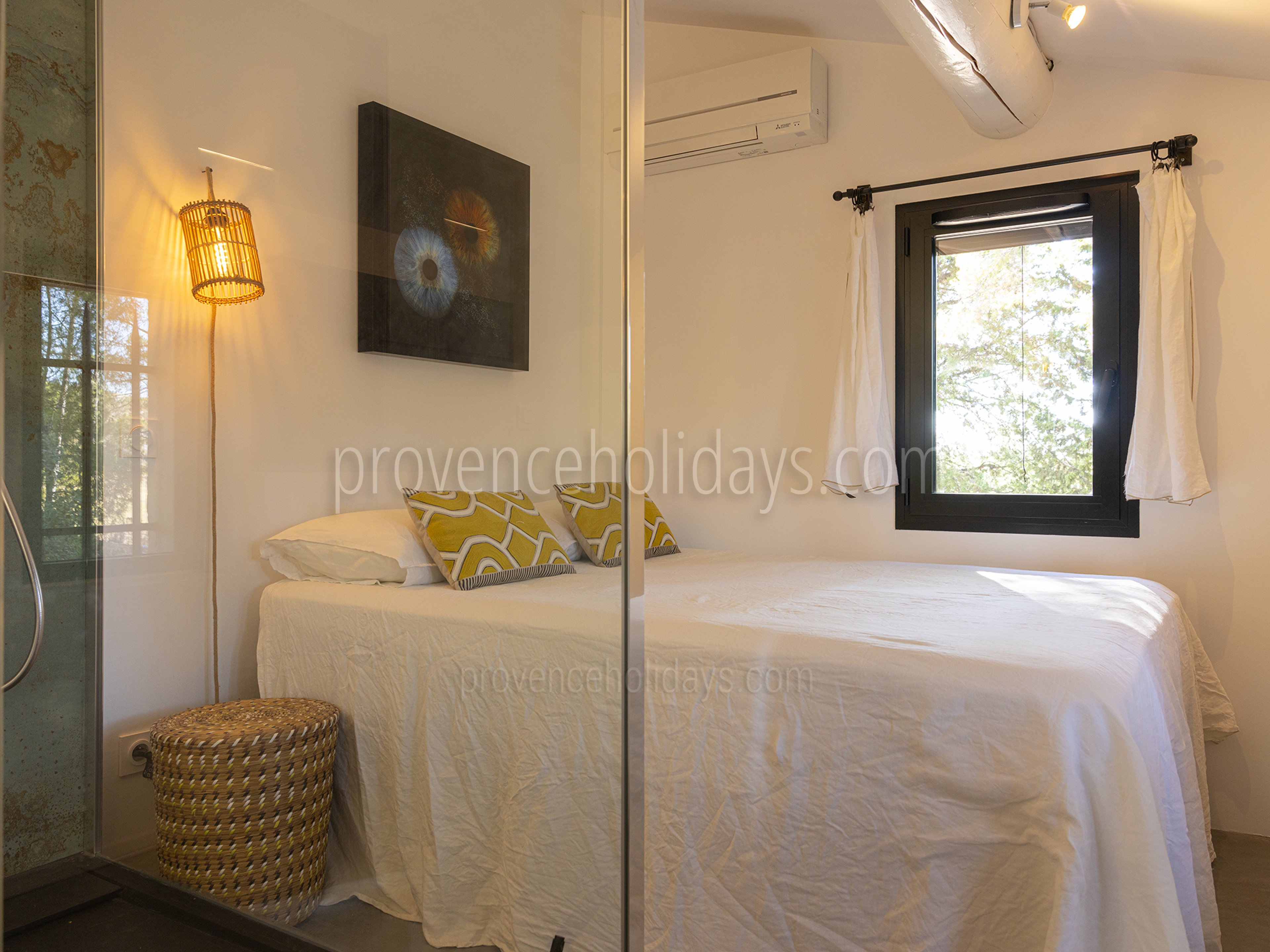 21 - Mas du Rosier: Villa: Bedroom