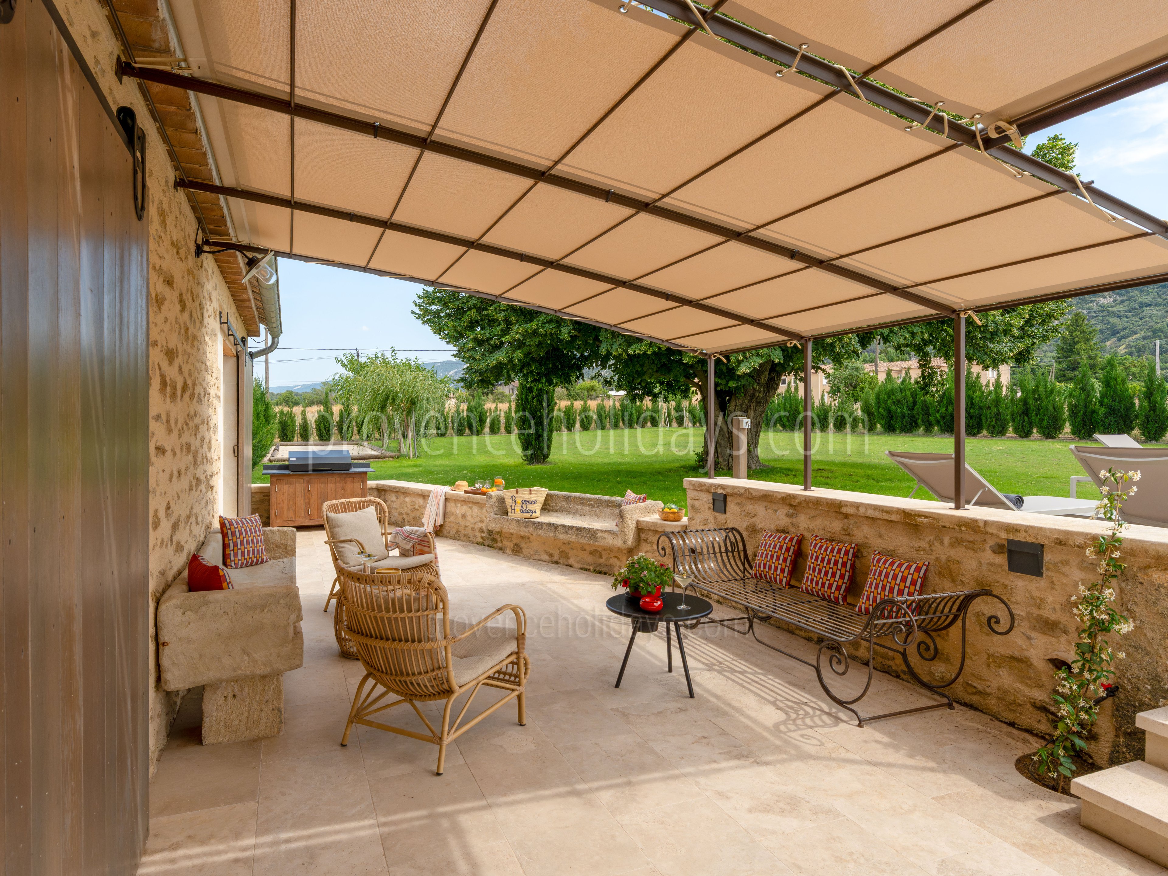 4 - L\'art de vivre: Villa: Exterior