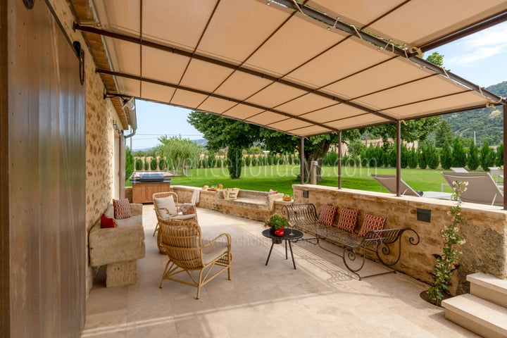 4 - L\'art de vivre: Villa: Exterior