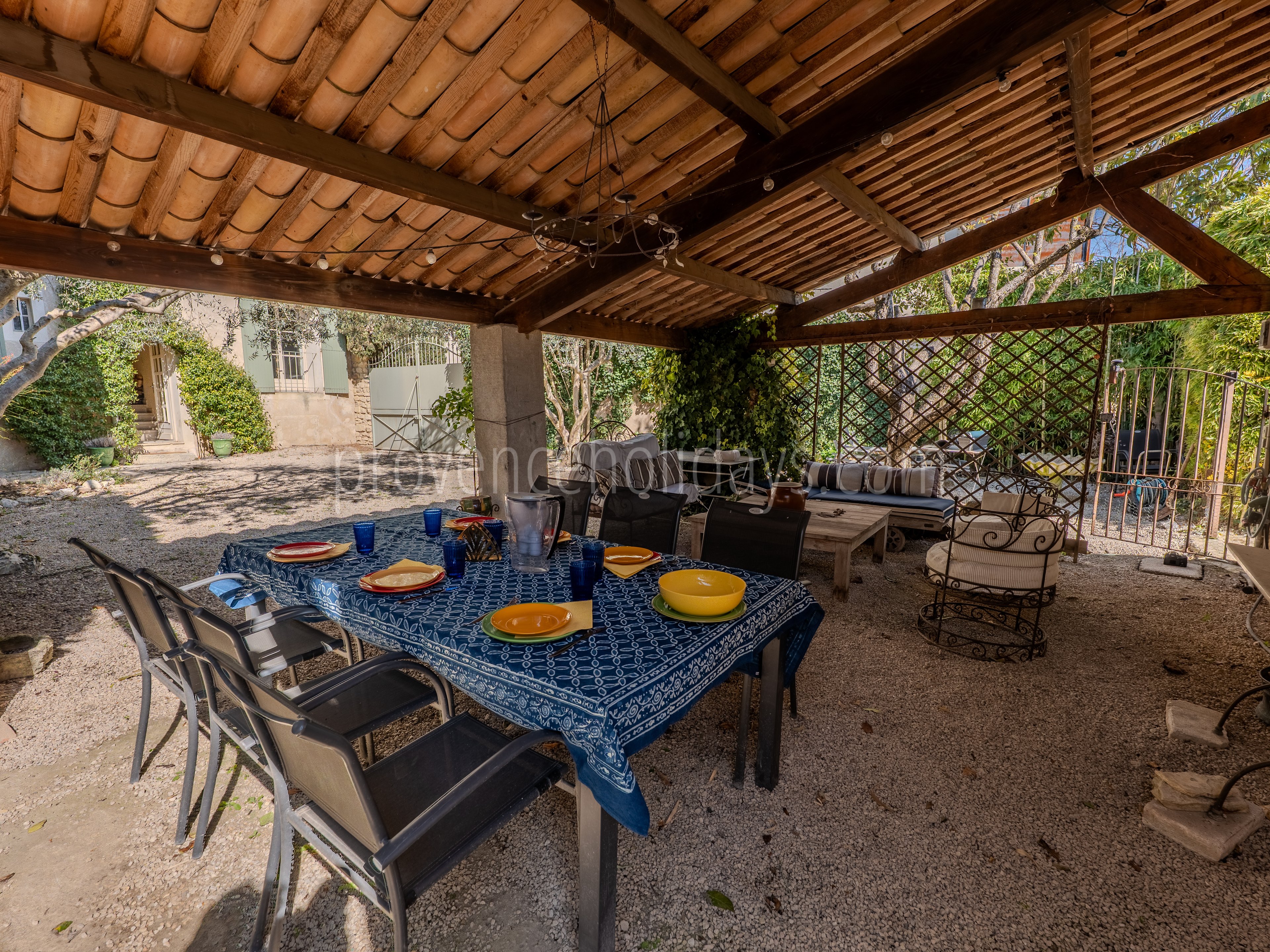 8 - Hotel particulier dans le centre de Mazan: Villa: Exterior
