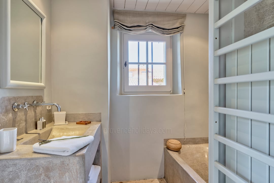 73 - Domaine de la Sainte Victoire: Villa: Bathroom
