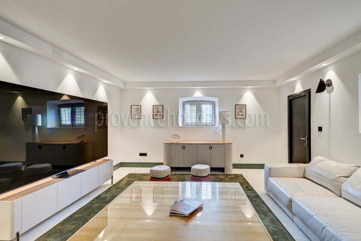 10 - Villa Castel: Villa: Interior