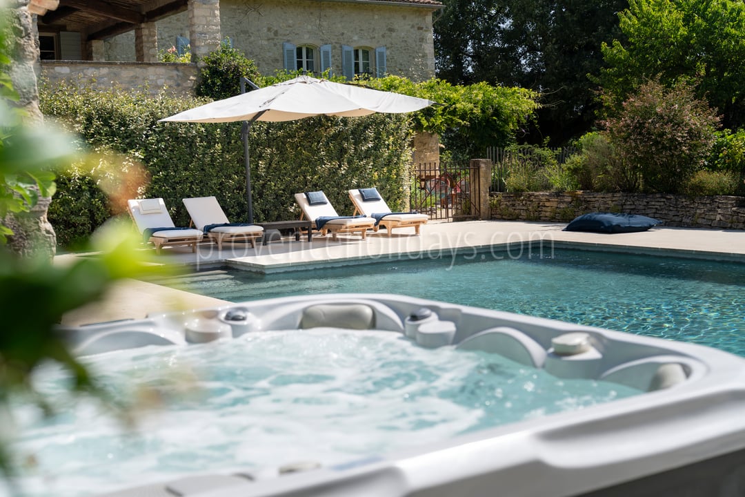 111 - La Bastide Neuve: Villa: Pool