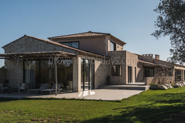 36 - L\'Oliveraie d\'Eygalieres: Villa: Exterior