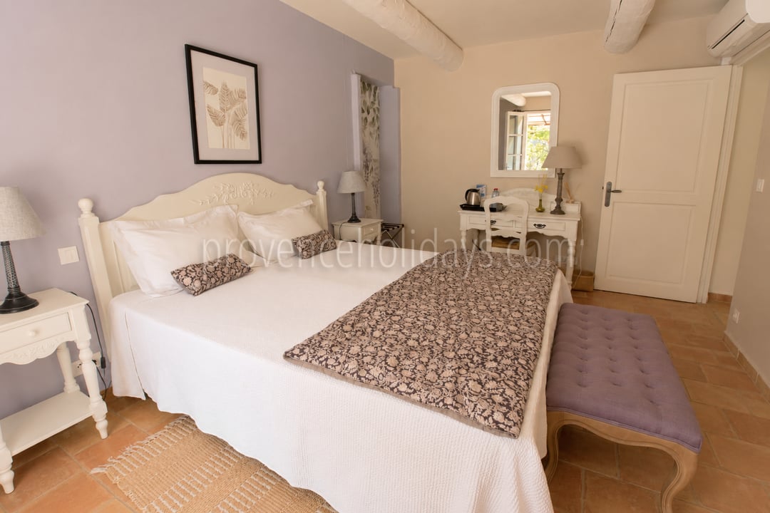 15 - Villa des Rosiers: Villa: Bedroom