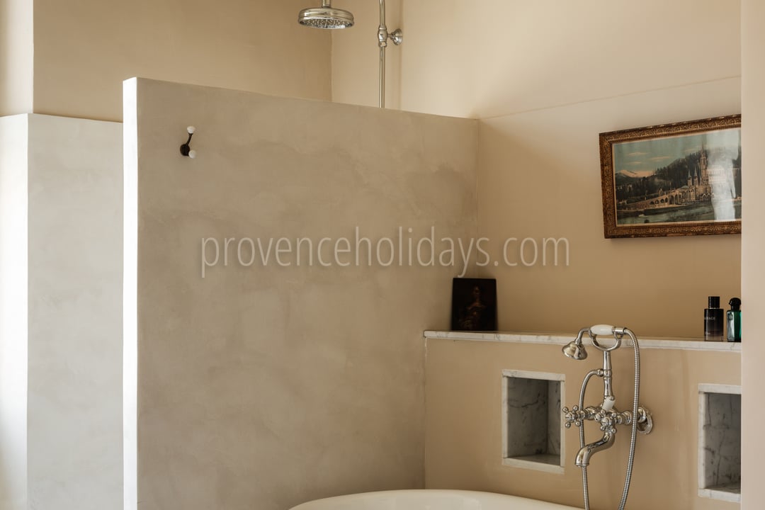 39 - La Bastide du Millénaire: Villa: Bathroom