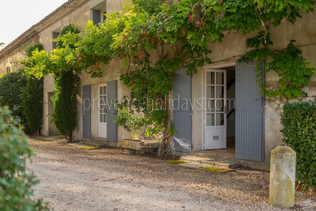 7 - Mas Mollégès: Villa: Exterior